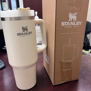 Stanley 40oz Quencher Tumbler